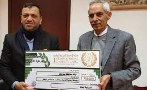 هيئة عالمية تبدأ بصرف مستحقات مالية لآلاف الأيتام بالضفة