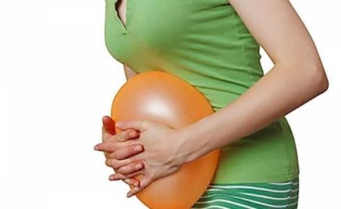 فاكهة تقيكِ خطر التعرُّض لانتفاخ البطن، ما هي؟!