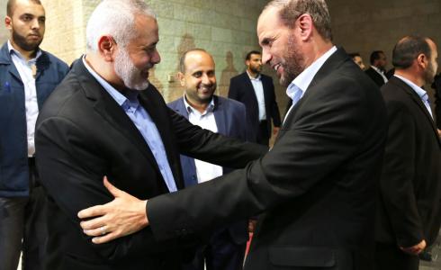 إسماعيل هنية رئيس المكتب السياسي لحركة "حماس" و حسام بدران في غزة