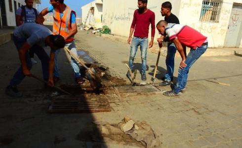 سلطة الموانئ تشرع في صيانة شبكات تصريف مياه الأمطار في غزة
