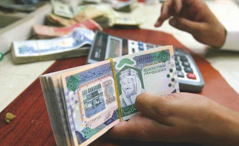 صرف العلاوة ومكافآت للعسكريين وبدل غلاء ومعيشة