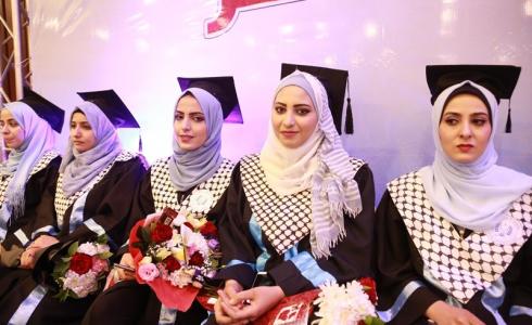 خريجات كلية الطب