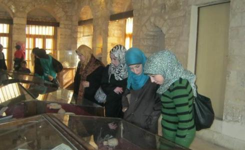 زوار احد المتاحف - غزة