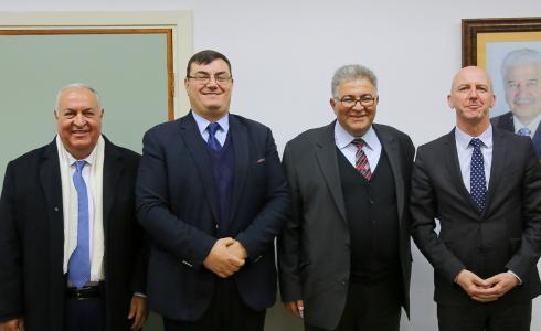 رئيس جامعة القدس عماد ابو كشك مع ممثل النمسا وممثل سويسرا لدى فلسطين