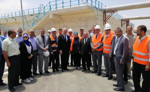 محافظ خانيونس برفقة مدير الحكم المحلي