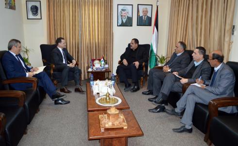 صبري صيدم يستقبل بيير كرينبول