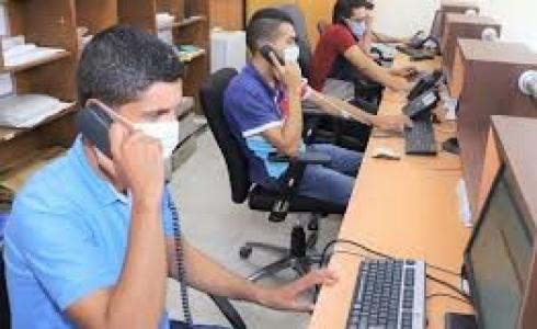 الكوادر الصحية العاملة في خدمة الاتصال الهاتفي 103