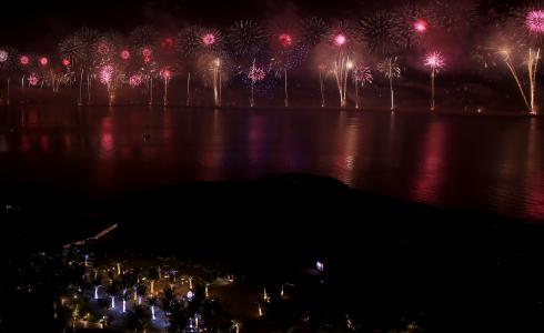 رأس الخيمة تستقطب أنظار العالم في عرضها المذهل للألعاب النارية ليلة رأس السنة 2019