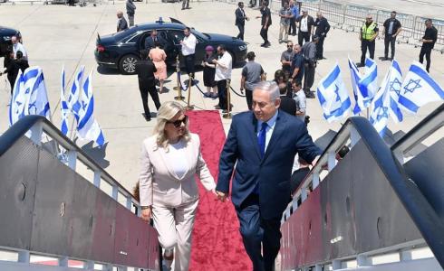  رئيس الوزراء الإسرائيلي بنيامين نتنياهو رفقة زوجته سارة يتوجهان إلى روسيا