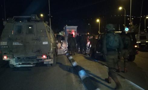 قوات الاحتلال على حاجز حوارة جنوب نابلس 