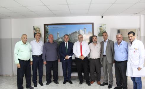 غرفة الخليل تزور مستشفى المحتسب وتطلع على معاناة المرضى