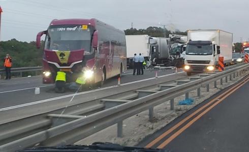 إغلاق شارع الشاطئ جراء حادث الطرق 