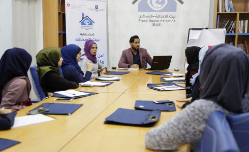 تنفيذ مبادرة "من أجل إعلاميات رياضيات متألقات"