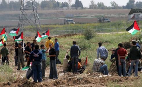 فلسطينيون يشاركون في تظاهرات على حدود غزة