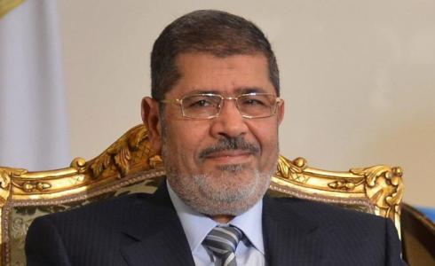الرئيس المصري السابق محمد مرسي سيواجه سلفه حسني مبارك -صورة ارشيفية-