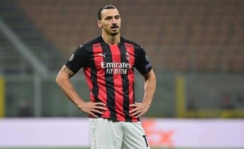 المهاجم السويدي زلاتان إبراهيموفيتش