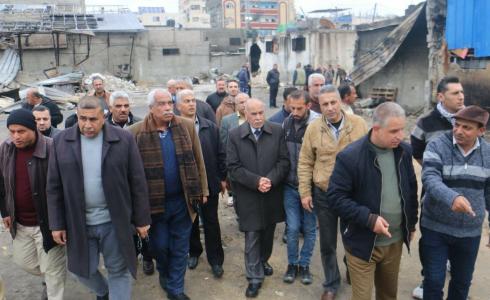 محافظ الوسطى يتفقد آثار حريق النصيرات