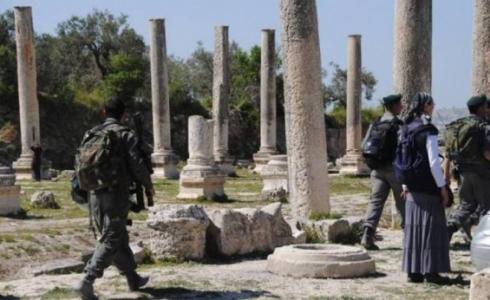 مستوطنون يقتحمون الموقع الأثري في سبسطية