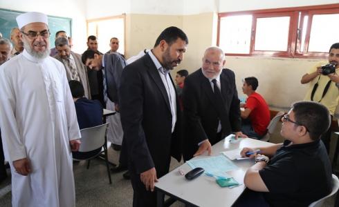 وفد من التعليم والتشريعي يتفقد امتحانات الثانوية العامة