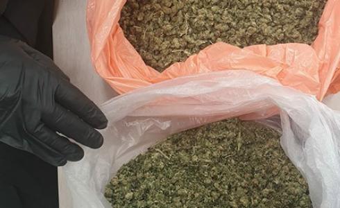 اعتقال مشتبه من طبريا بحوزته مواد مخدرة