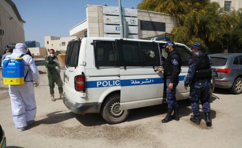 حملة تعقيم ضد فايروس كورونا في رام الله