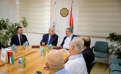 اللواء صلاح شديد يزور جامعة القدس المفتوحة في أبو ديس