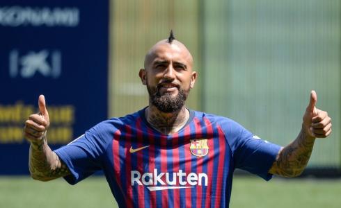 لاعب برشلونة أرتورو فيدال
