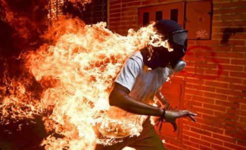 الصورة التي حازت على جائزة "وورد برس فوتو"