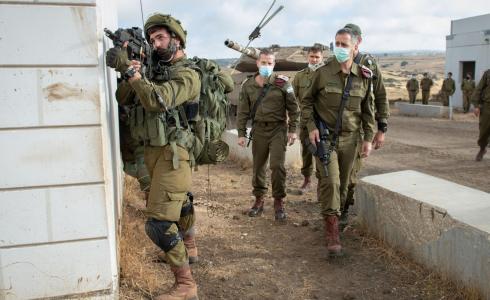 كوخافي يتفقد جهوزية لواء المدرعات للقتال على جبهة لبنان