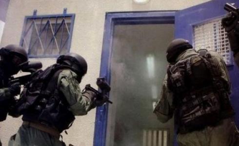 قمع الأسرى داخل السجون