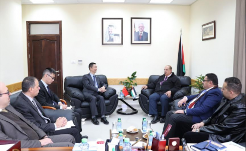 اجتماع وزير التعليم العالي والبحث العلمي محمود أبو مويس  مع سفير جمهورية الصين الشعبية قواه واي