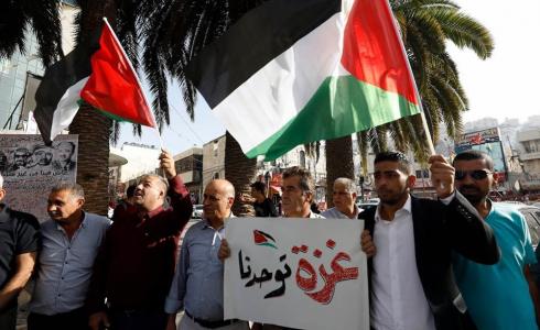 متضامنون مع غزة في نابلس 