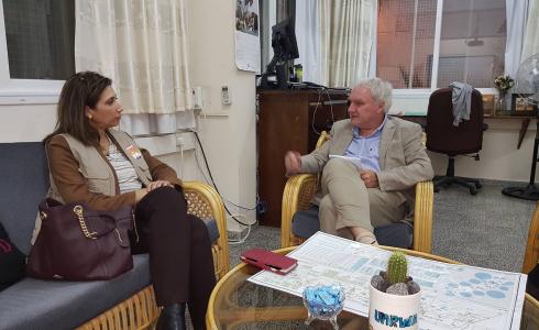 علا عوض تجتمع مع مدير عمليات وكالة الغوث