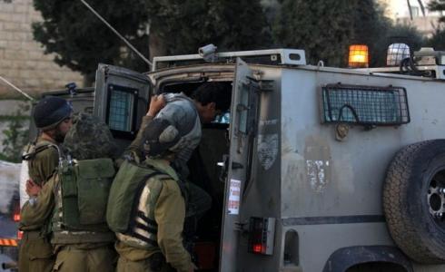 الاحتلال يعتقل شاب ببيت امر