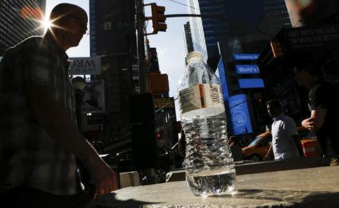 زجاجة ماء تتسبب في حرق سيارة