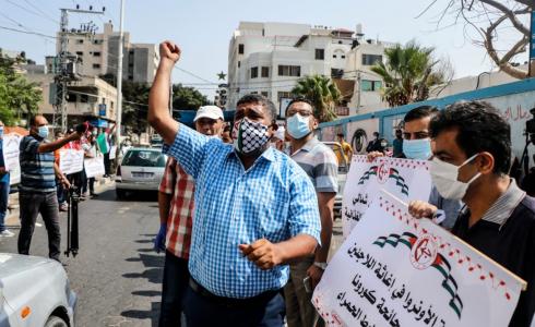 الشعبية تنظم وقفة احتجاجية ضد سياسات إدارة وكالة الغوث "أونروا"