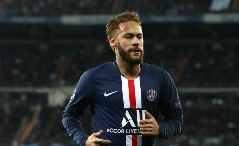 اللاعب البرازيلي نجم باريس سان جيرمان - نيمار دا سيلف -