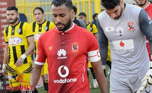 الأهلي المصري يستغني عن قائديه
