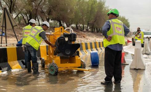 تعطل مظاهر الحياة في الكويت جراء الأمطار الغزيرة