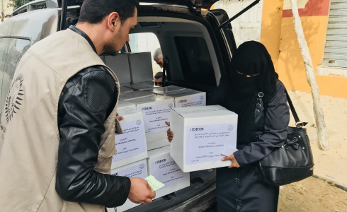 الإغاثة الزراعية توزع حقائب بيطرية على مربي المواشي