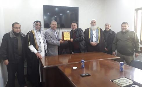 عائلة تنيرة