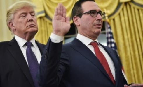  ستيفن منوتشين أمام الرئيس الأمريكي دونالد ترامب -ارشيف-