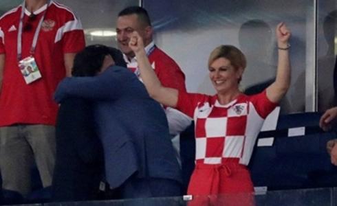 رئيسة كرواتيا كوليندا غرابار كيتاروفيتش تساند منتخب بلادها في مونديال روسيا