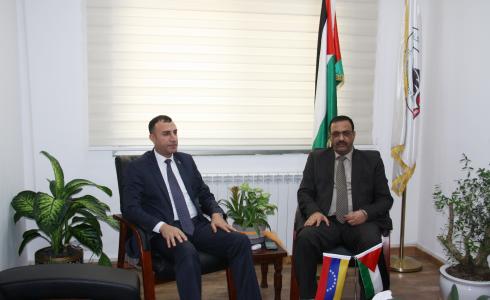 المستشار براك يستقبل السفير الفنزويلي 