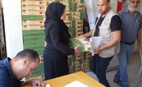 الإغاثة الزراعية توزع التمور على الاسر المحتاجة