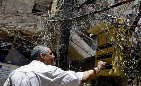 الكهرباء في لبنان تعاني من انقطاعات متكررة