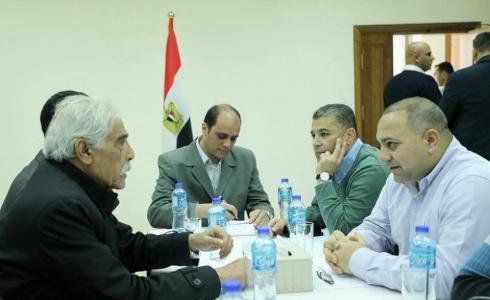 لقاء الوفد الامني المصري بمحافظ غزة إبراهيم أبو النجا