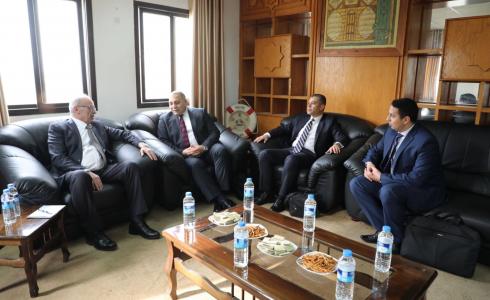 جانب من اجتماع وزير النقل والمواصلات سميح طبيلة بالوفد المصري 