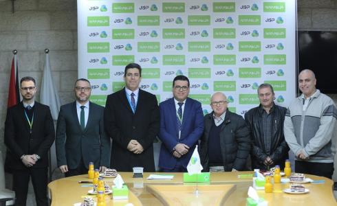 جوال توقع اتفاقيّتي دعم وتعاون مع بلدية الشوكة برفح وجمعية الشبان المسيحية بغزة