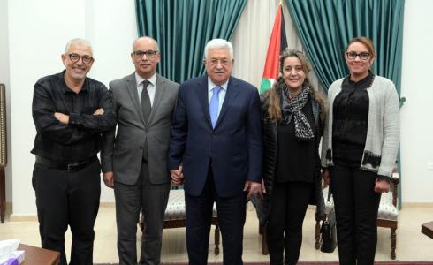 الرئيس عباس يستقبل العداء المغربي عبد الغني أبو فراسي